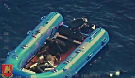 Малтийската армия публикува снимка на мъртъв човек, вероятно мигрант, в гумена лодка