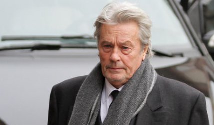Ален Делон се възстановява в Швейцария след прекарания инсулт