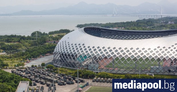 Китайски сили очевидно военна полиция бяха събрани днес на