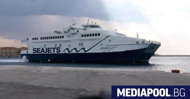 Фериботът Андрос Джет е отплавал по обед от гръцкия остров