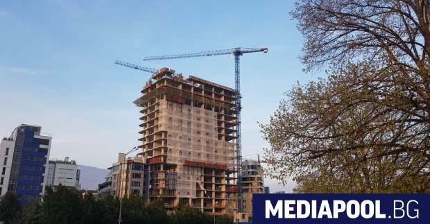 За извършването на строителни дейности по небостъргача Златен век на