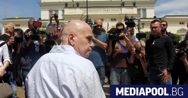 Шоуменът Слави Трифонов прави първата крачка към създаването на партия