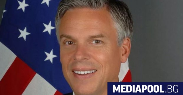 Посланикът на САЩ в Русия Джон Хънтсман подаде оставка от