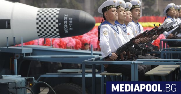 Южнокорейските власти предполагат че Северна Корея е изстреляла днес нови