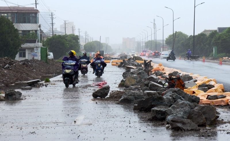 Жертвите на тайфуна Лекима в Китай станаха 45