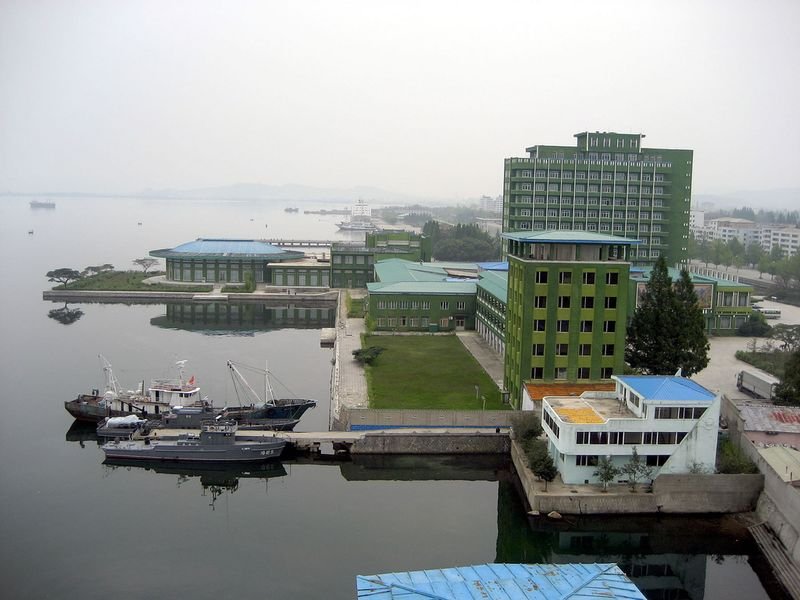 Изглед от севернокорейския град Вонсан