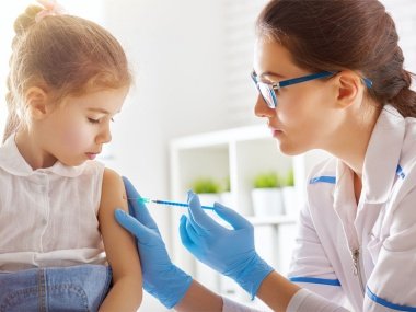 МЗ предлага промени при задължителните ваксини на децата