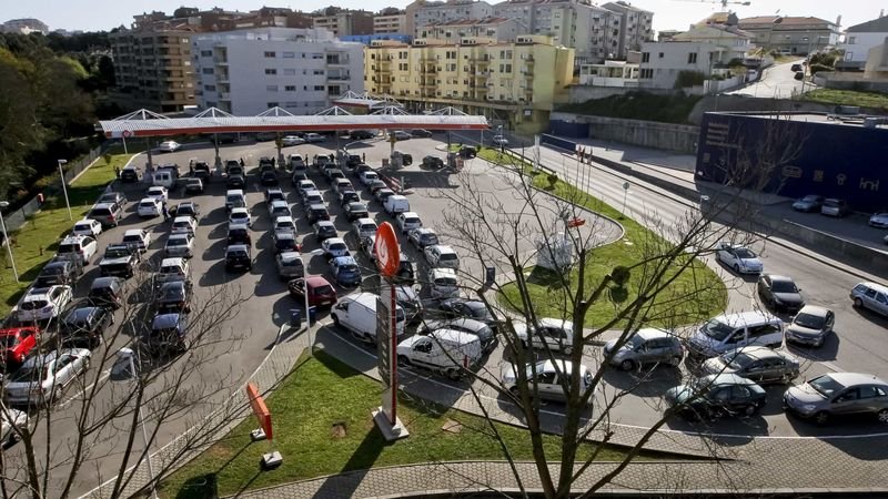 Стачка в Португалия: Жандармерия ескортира цистерните с гориво за бензиностанции