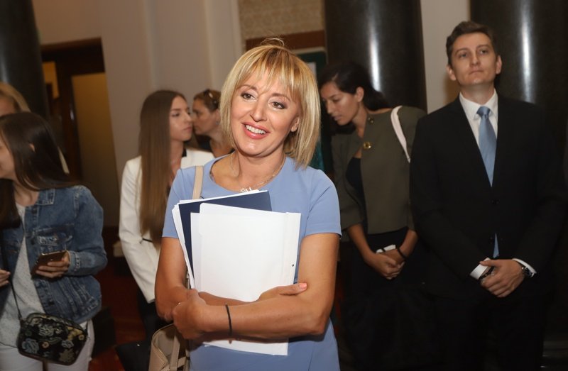 Мая Манолова внесе в парламента проект на Закон за личния фолит, сн. БГНЕС