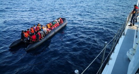 Над 200 мигранти са спасени в Средиземно море, а близо 50 - в Ла Манша