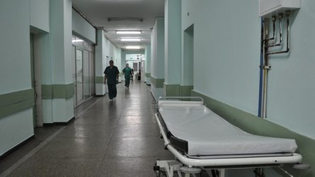 Болница не може да изпише пациент вече 100 дни