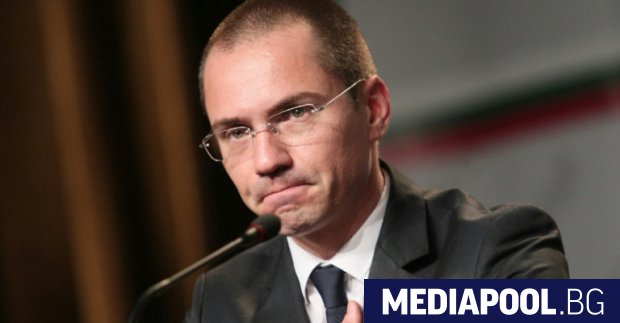 Евродепутатът на ВМРО Ангел Джамбазки се изяви в събота като