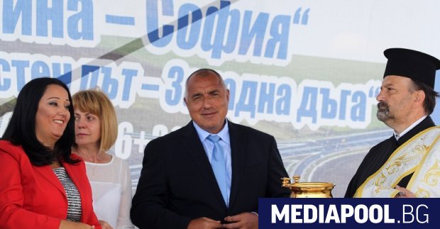 Премиерът и лидер на ГЕРБ Бойко Борисов посвети няколко минути