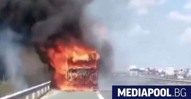 Камион се запали и изгоря на магистрала Струма край Студена.