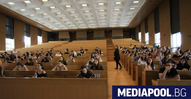 Около една четвърт от местата за първокурсници в Софийския университет