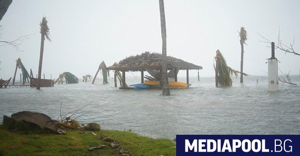 По последни данни на Националния център за наблюдение на ураганите