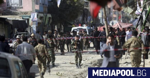 Десет цивилни са убити и 42 ма са ранени при самоубийствен