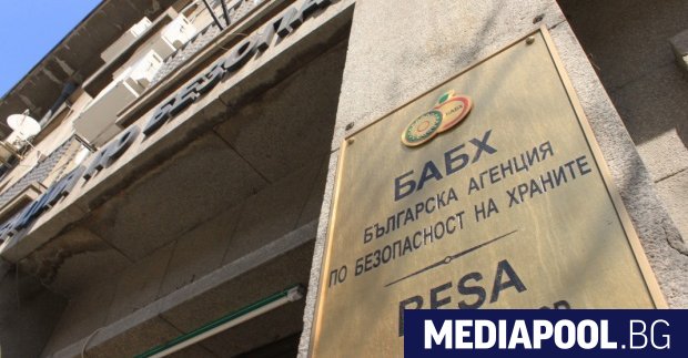 Арестуваните в сряда чиновници от агенцията по храните в Бургас