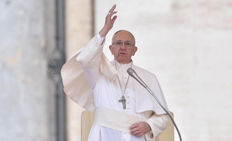 Папа Франциск изрази безпокойство от горските пожари в Амазония