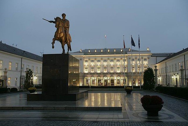 Президентският дворец във Варшава
