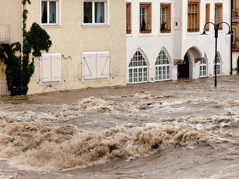 Силни наводнения в района на Мадрид