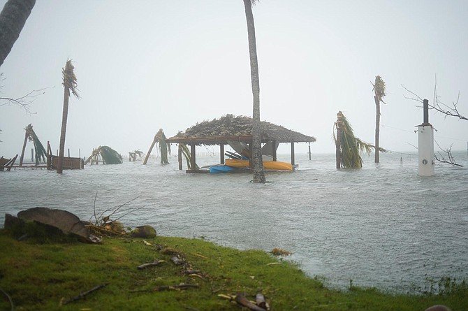 Изглеед от остров Абако след преминаването на урагана
