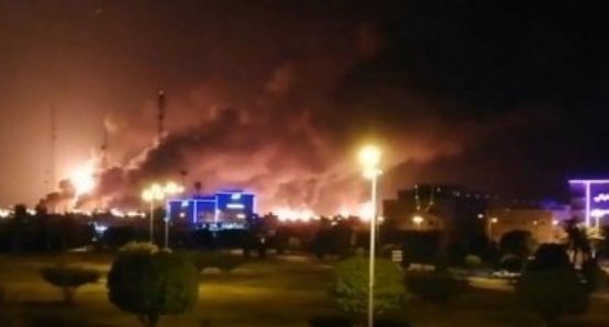 Нападения с дронове са предизвикали пожар в петролни съоръжения в Саудитска Арабия
