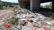 АПИ чисти боклука от 120 пътни съоръжения за половин милион лева