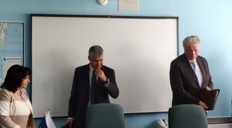Петкова присъства на подписването на договора за компресорните станции за "Турски поток", сн. Mediapool