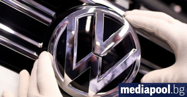 Автомобилният концерн Фолксваген Volkswagen отлага решението за изграждане на завод