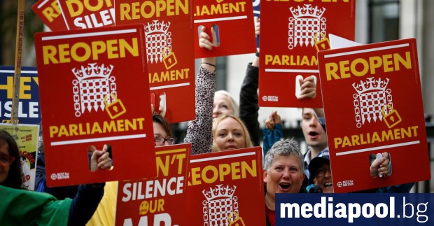 Решението на британския премиер Борис Джонсън да суспендира парламента за