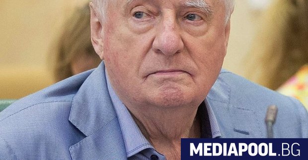 Един от големите театрални режисьори и киносценаристи на Русия Марк