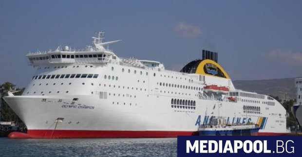 Над 500 пътници са евакуирани заради пожар на борда на