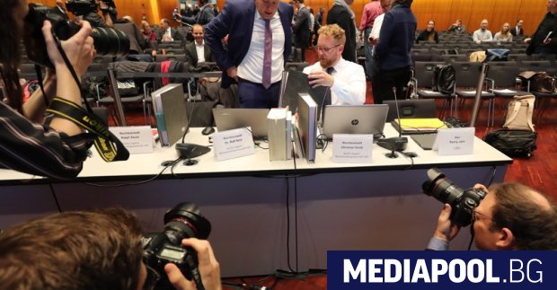 Германският автомобилен концерн Фолксваген Volkswagen беше изправен пред първия голям