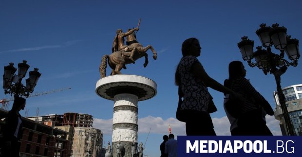 Българската рамкова позиция за Северна Македония вместо да засили връзките