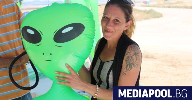 Любители на темата извънземни започнаха вчера да пристигат в Невада
