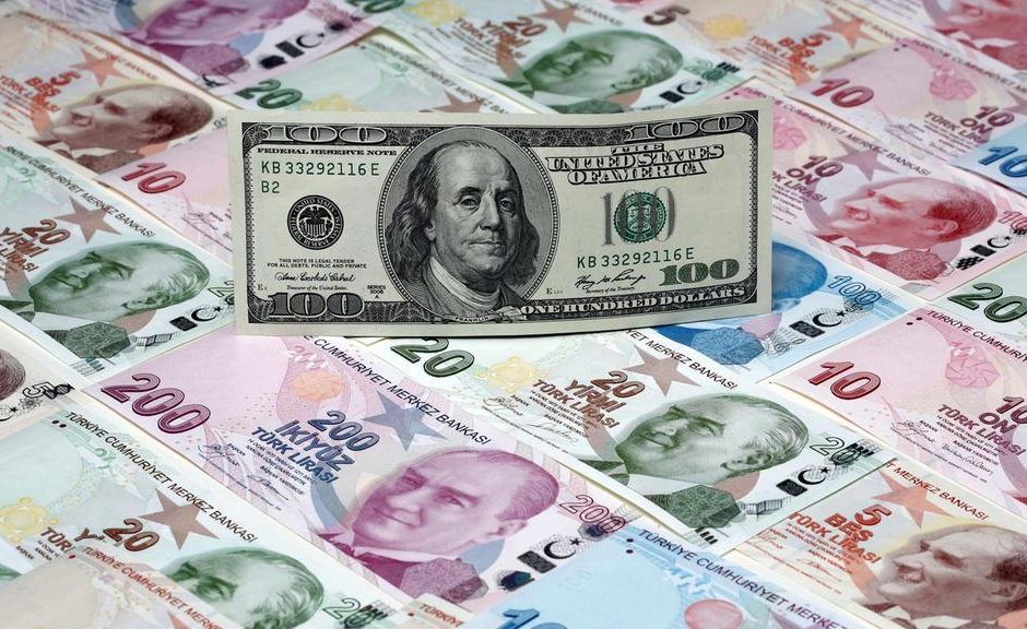 Турската лира удари месечно дъно спрямо долара