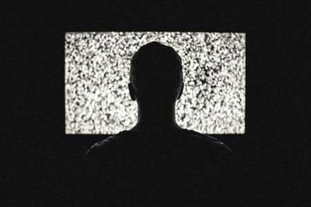 "Умните" телевизори изпращат данни за собствениците си на Netflix и Facebook
