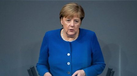Ангела Меркел говори пред Бундестага
