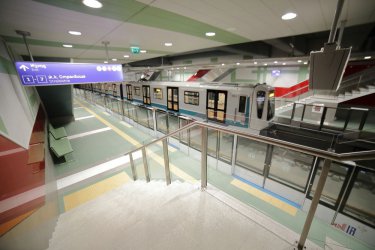 12 метростанции в центъра ще имат автоматични врати на пероните