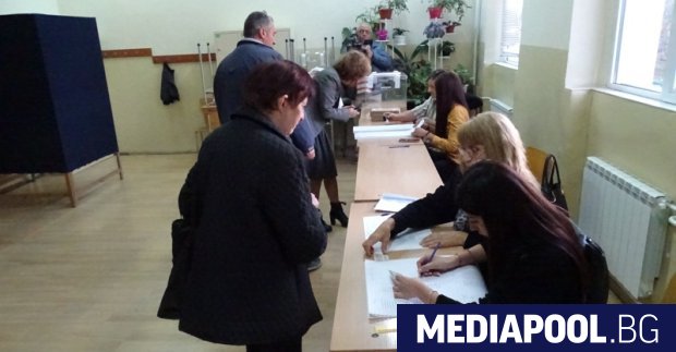 Избирателната активност в страната към 13 ч е 23 54