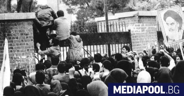Превземането на американското посолство в Техеран през 1979 г може