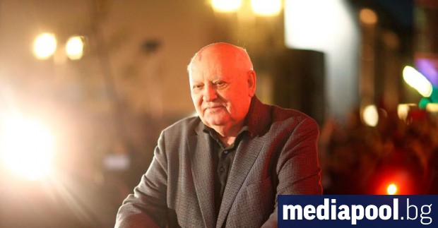 Михаил Горбачов, последният съветски лидер, предупреди да не се издигат