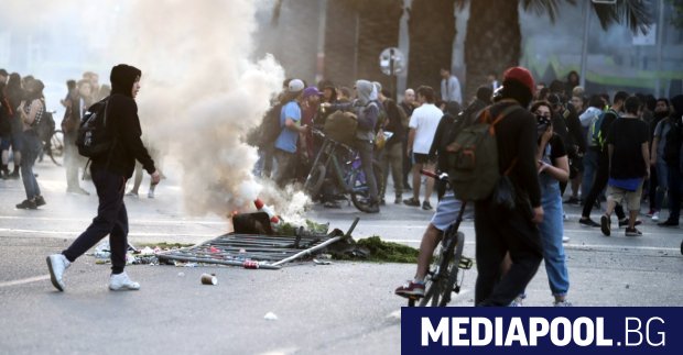 Протестите и насилието в Чили продължиха въпреки че президентът Себастиан