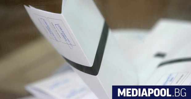 Снимка: Разминаване от 100 хил. в избирателните списъци в София, ЦИК го обясниха с грешка