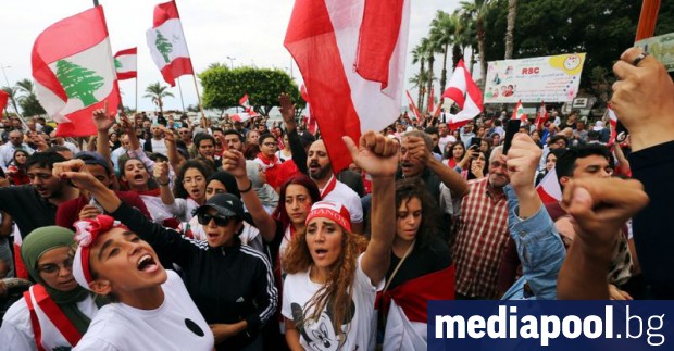 Подобно на повечето млади демонстранти изпълващи ливанските улици за да
