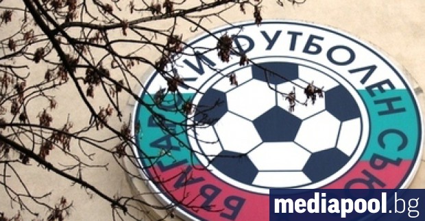 УЕФА наказа България с един мач без публика и глоба