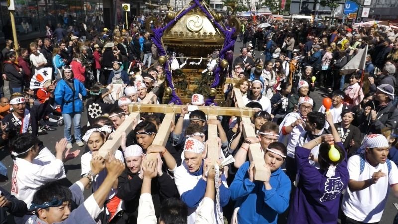 Японски бойни изкуства, шествие с Микоши и кимона завладяват София в събота