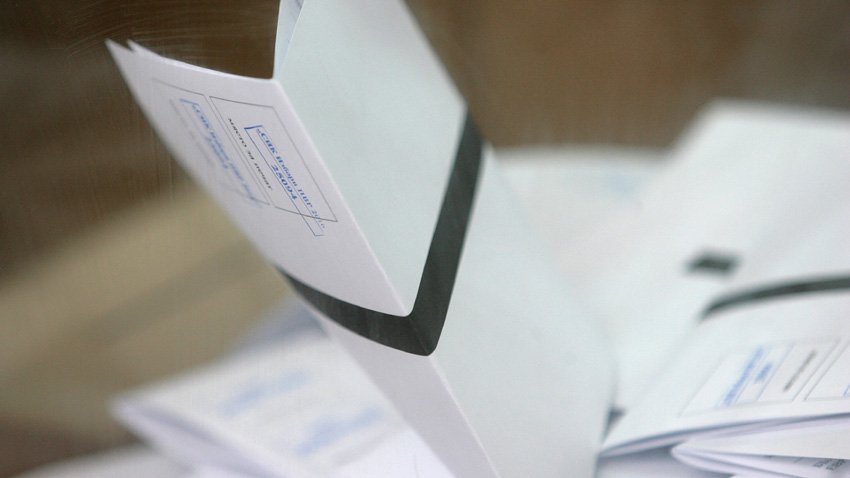 Разминаване от 100 хил. души в избирателните списъци в София, ЦИК го обясниха с грешка