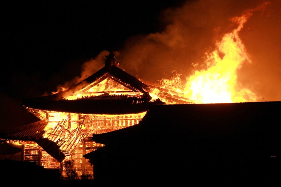 Японският дворец Сюри, който е в списъка на ЮНЕСКО, е изгорял
